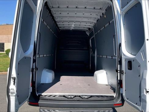 Used 2026 Mercedes-Benz Sprinter 3500 image 9
