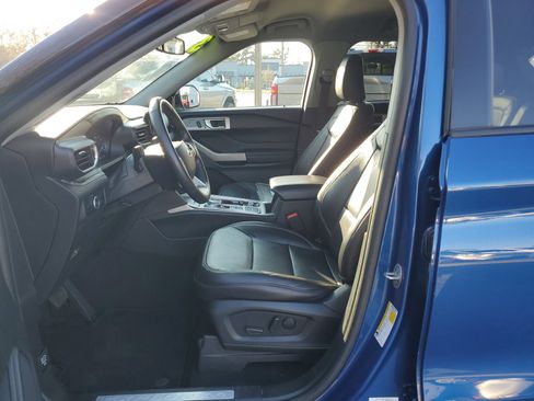 Used 2023 Ford Explorer Limited image 19