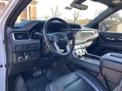 Used 2022 GMC Yukon Denali w/ Denali Premium Package RWD image 12