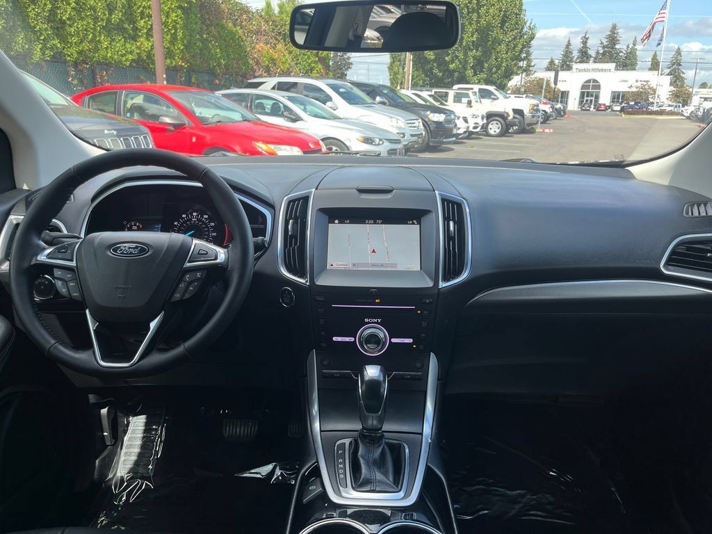 Used 2018 Ford Edge Titanium w/ Technology Package AWD/4WD image 13