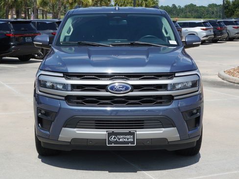 Used 2022 Ford Expedition XLT RWD image 2