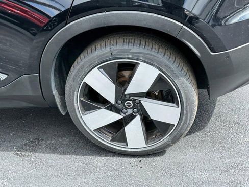 Certified 2024 Volvo XC40 B5 Plus image 8