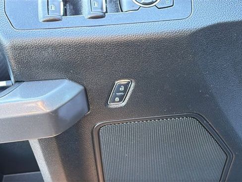 Used 2018 Ford F150 XLT w/ Equipment Group 302A Luxury image 9