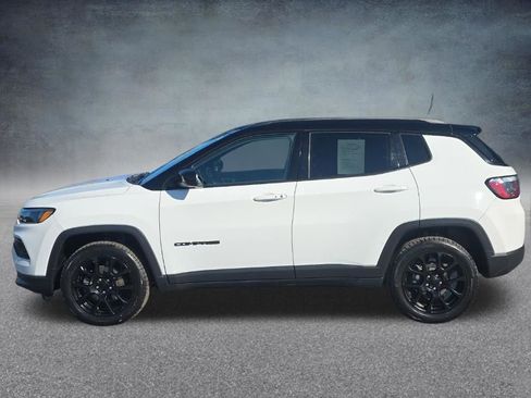 Used 2022 Jeep Compass Latitude w/ Convenience Group AWD/4WD image 2