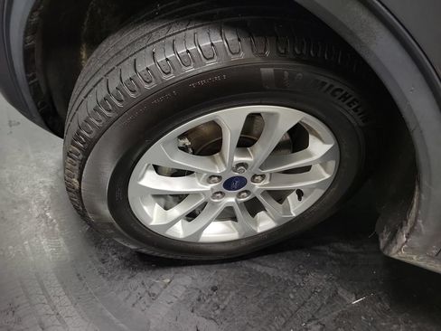 Used 2022 Ford Escape SE FWD image 13