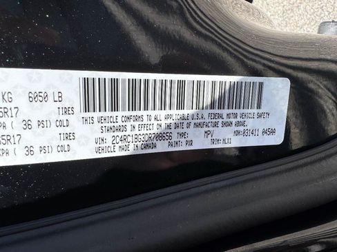 Used 2013 Chrysler Town & Country Touring FWD image 32