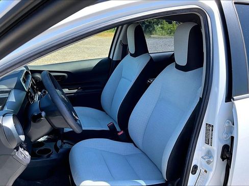 Used 2018 Toyota Prius C One w/ Carpet Mat Package FWD image 9