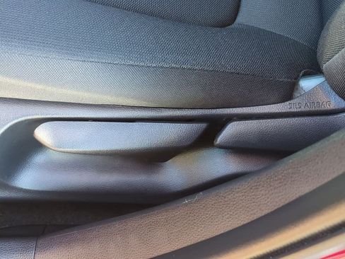 Used 2022 Toyota Corolla LE image 15