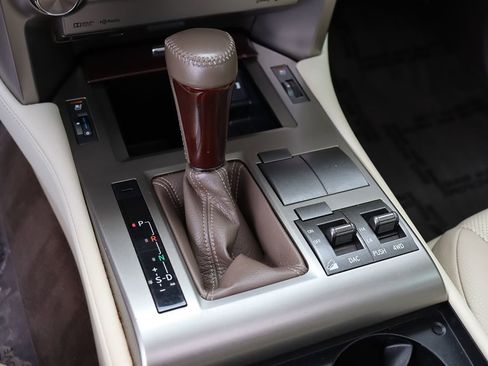 Used 2017 Lexus GX 460 Premium image 28