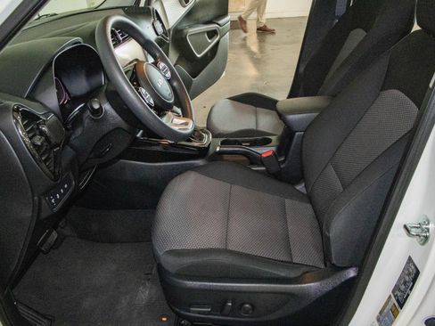 Used 2024 Kia Soul S image 8