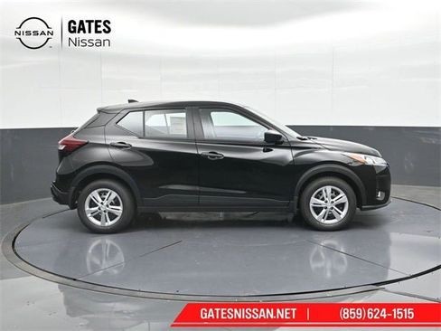 New 2025 Nissan Kicks Play S image 6