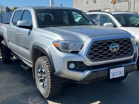 Used 2022 Toyota Tacoma TRD Off-Road w/ Black Out Package (TMS) image 3