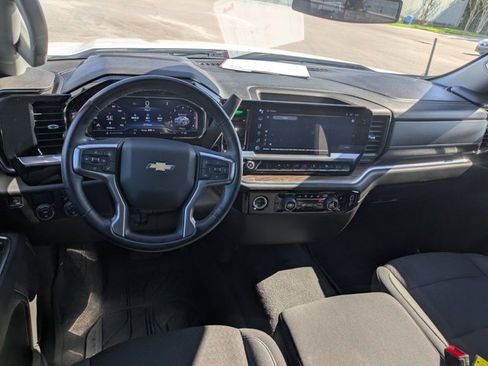Used 2024 Chevrolet Silverado 1500 LT RWD image 15
