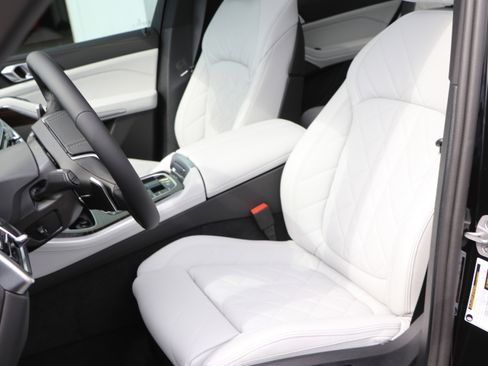 Certified 2026 BMW X5 sDrive40i image 16