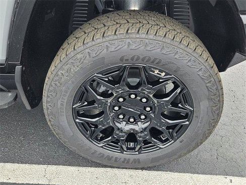 New 2026 GMC Hummer EV 4x4 Crew Cab image 16