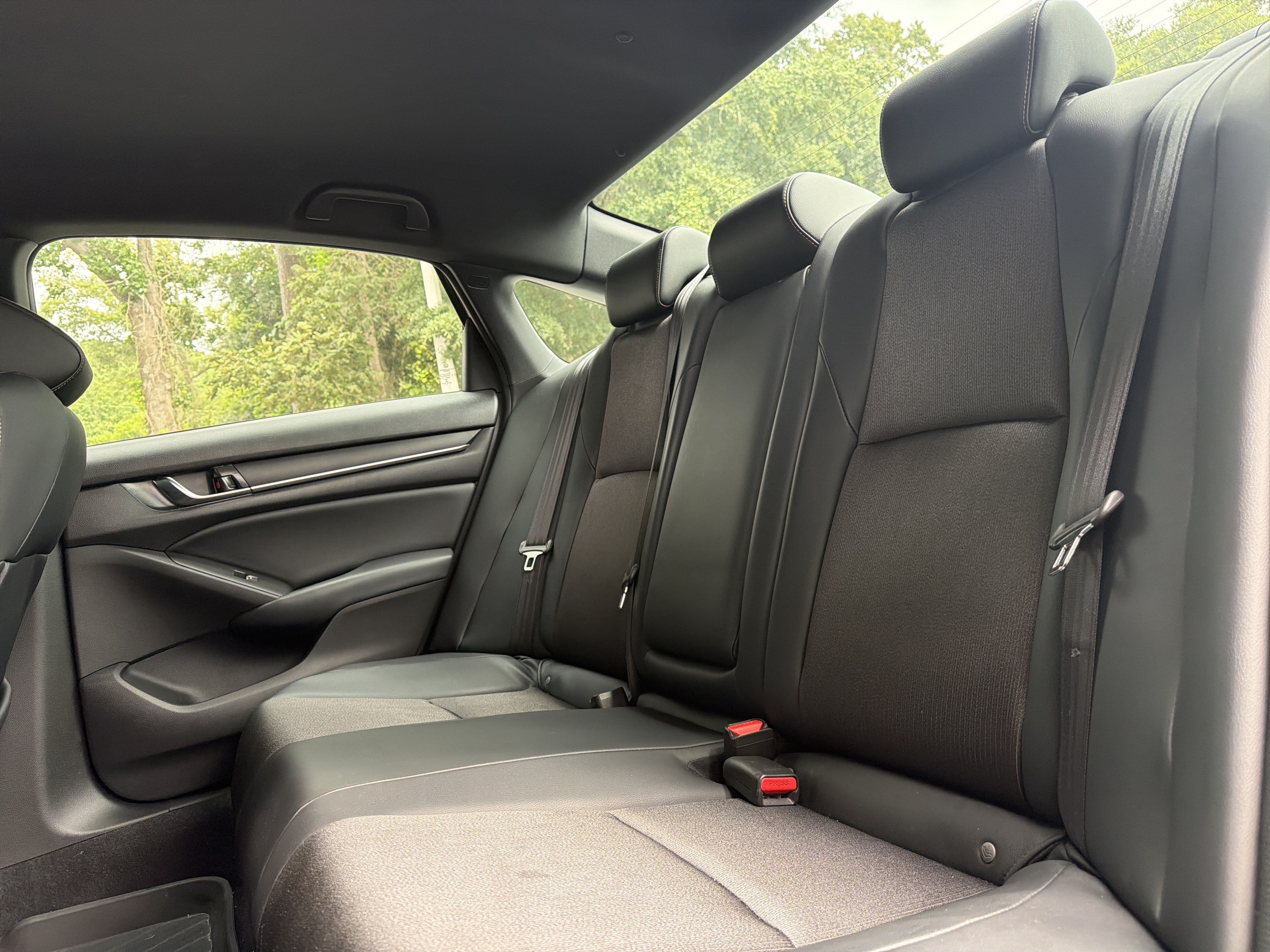 Used 2018 Honda Accord Sport image 29