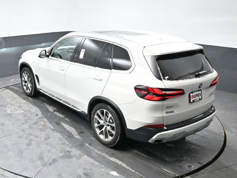 Used 2025 BMW X5 xDrive50e AWD/4WD image 41