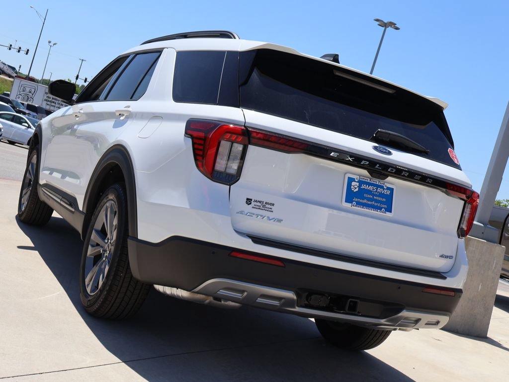 New 2026 Ford Explorer Active w/ Active Comfort Package AWD/4WD image 3