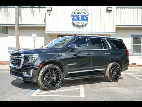 Used 2023 GMC Yukon SLT w/ SLT Premium Package AWD/4WD image 1