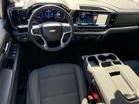 Used 2025 Chevrolet Silverado 1500 LT image 17