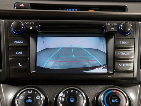 Used 2014 Toyota RAV4 LE FWD image 18