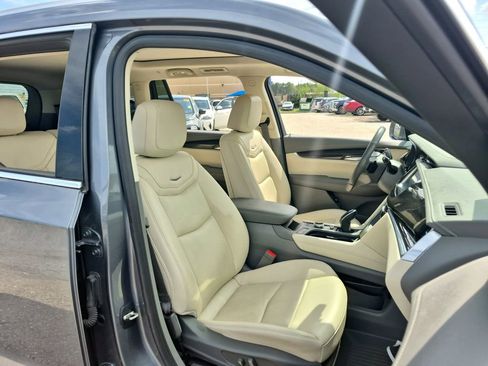 Used 2020 Cadillac XT6 Premium Luxury AWD/4WD image 23
