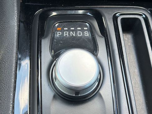 Used 2021 Chrysler 300 S image 27