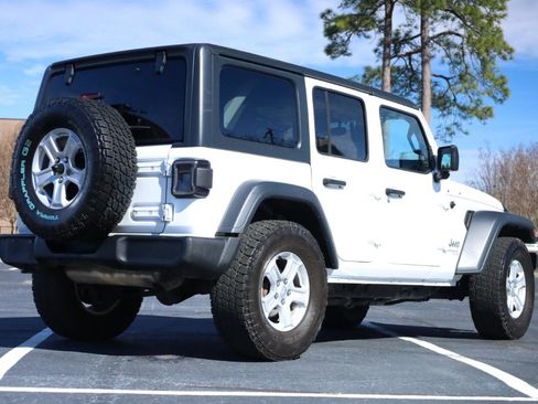 Used 2018 Jeep Wrangler Unlimited Sport S AWD/4WD image 5