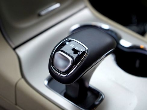 Used 2015 Jeep Grand Cherokee Laredo w/ Quick Order Package 23E image 21