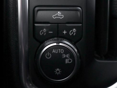 Used 2020 Chevrolet Silverado 1500 LT image 18