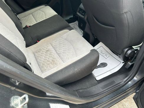 Used 2019 Chevrolet Equinox LT image 11