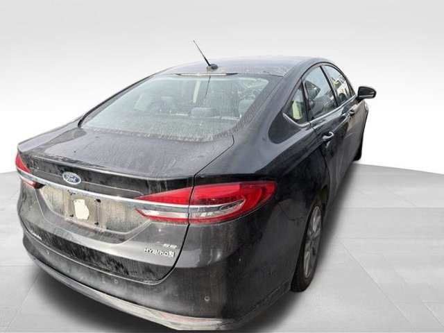 Used 2017 Ford Fusion SE FWD image 10
