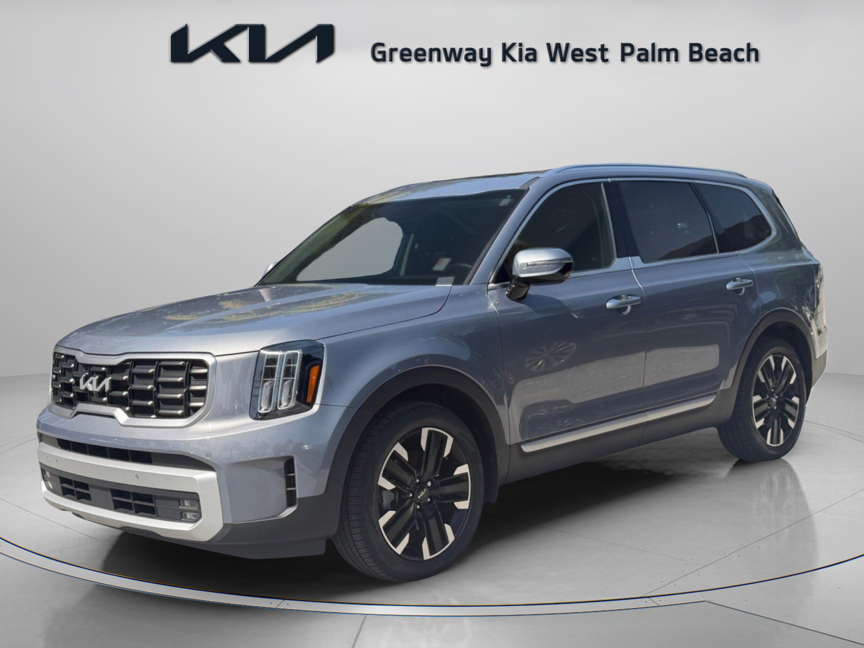 Used 2025 Kia Telluride SX w/ SX Captain's Chair Package FWD image 3