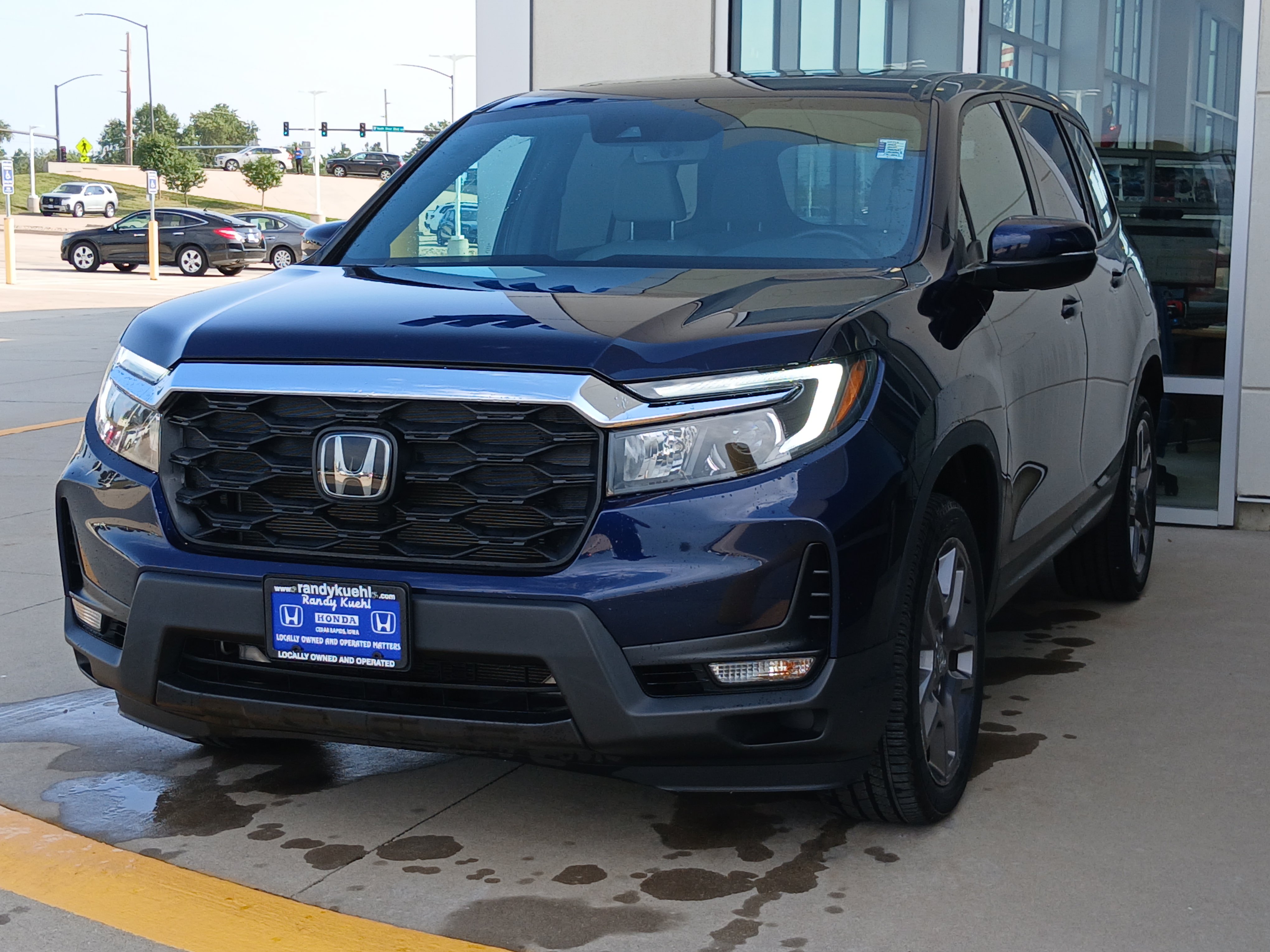 Used 2023 Honda Passport EX-L image 3