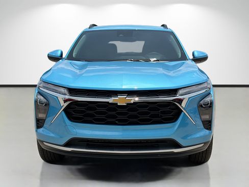 Used 2025 Chevrolet Trax LT w/ LT Convenience Package FWD image 8