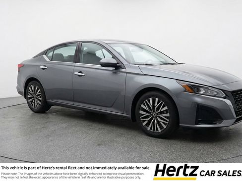Used 2025 Nissan Altima 2.5 SV FWD image 1