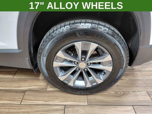 Used 2026 Chevrolet Equinox LT AWD/4WD image 10