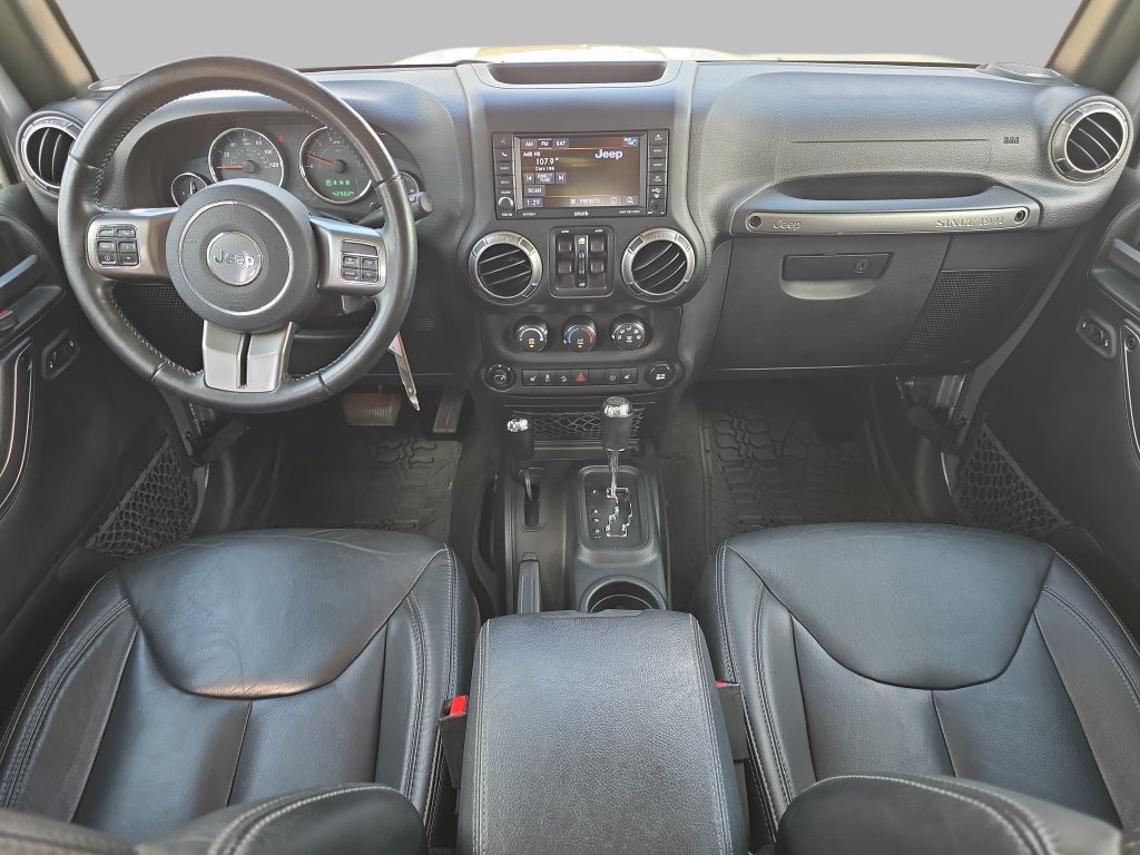 Used 2018 Jeep Wrangler Unlimited Sahara w/ Dual Top Group AWD/4WD image 11