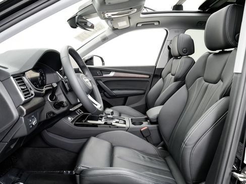 Used 2024 Audi Q5 e Premium Plus w/ Premium Plus Package AWD/4WD image 6
