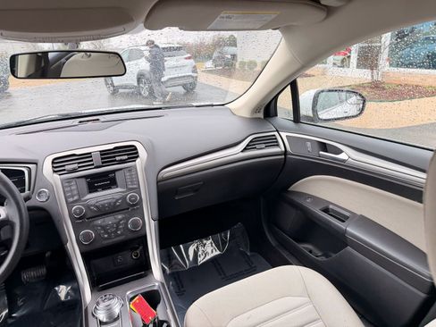 Used 2018 Ford Fusion S image 23