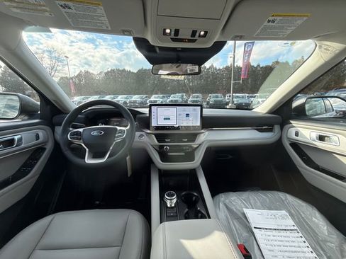 New 2026 Ford Explorer Active w/ Active Comfort Package image 16