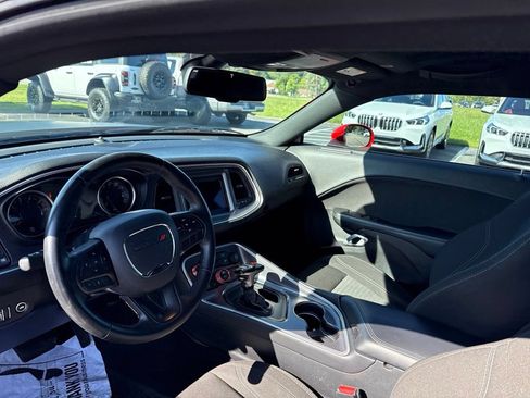Used 2021 Dodge Challenger SXT RWD image 10