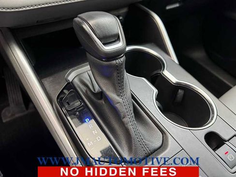 Used 2022 Toyota Highlander XLE image 36