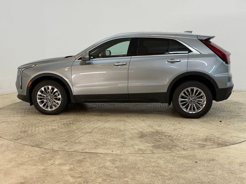 Used 2025 Cadillac XT4 Premium Luxury AWD/4WD image 2