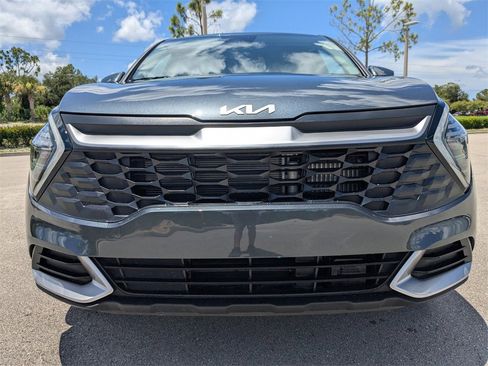 Used 2025 Kia Sportage LX image 10