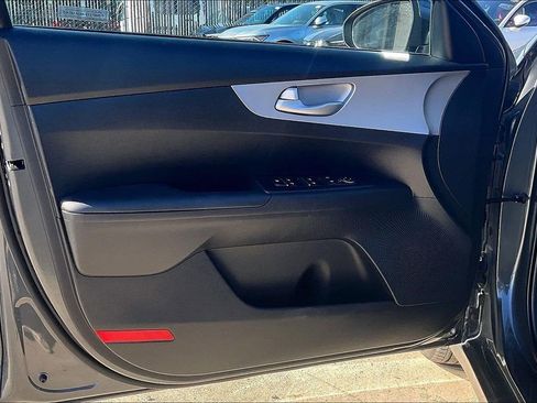 Used 2024 Kia Forte LXS image 19