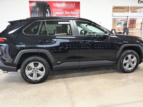 Used 2024 Toyota RAV4 XLE AWD/4WD image 5