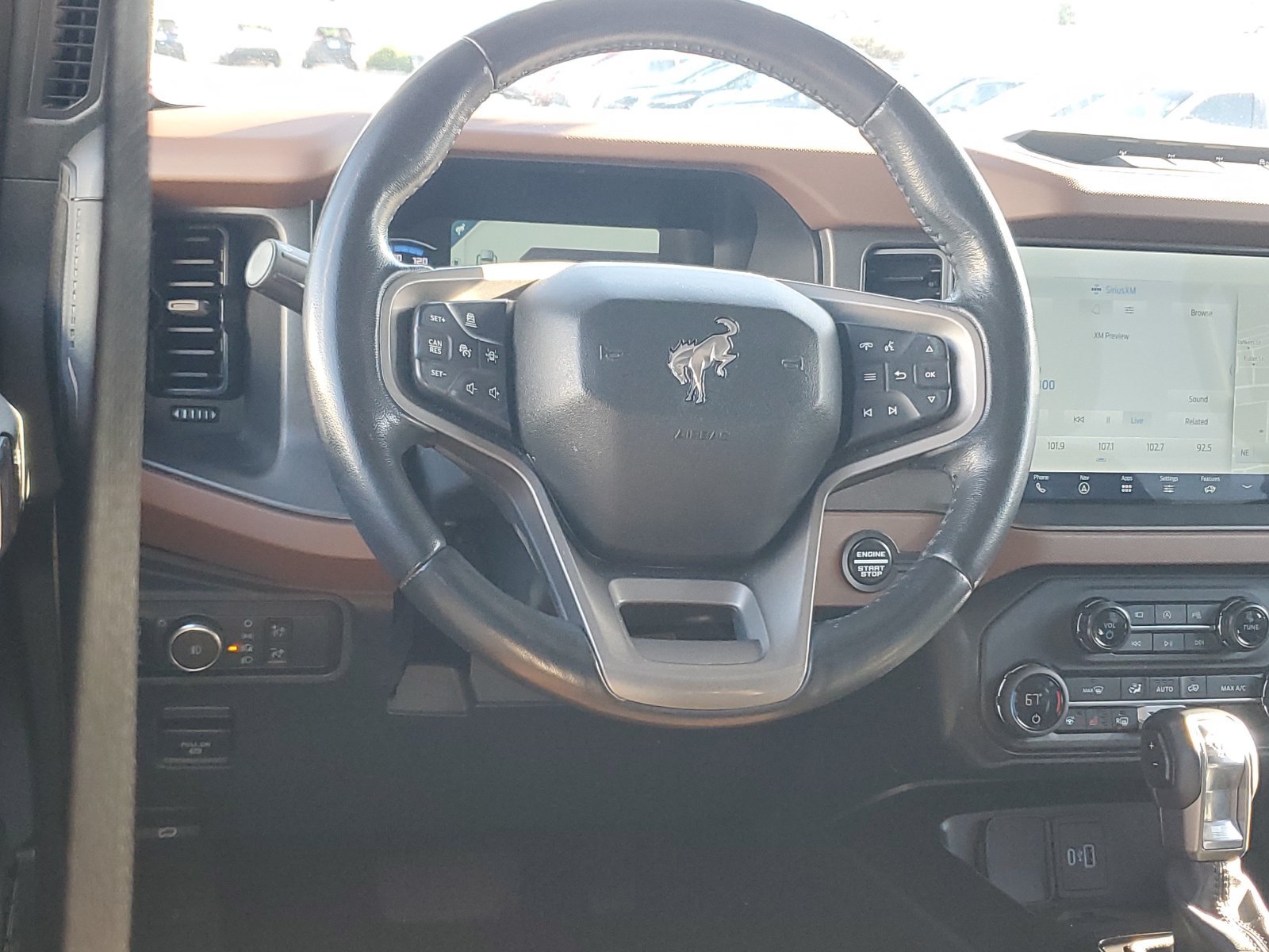 Used 2024 Ford Bronco Outer Banks w/ Sasquatch Package AWD/4WD image 11