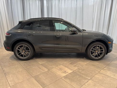 Used 2025 Porsche Macan image 8