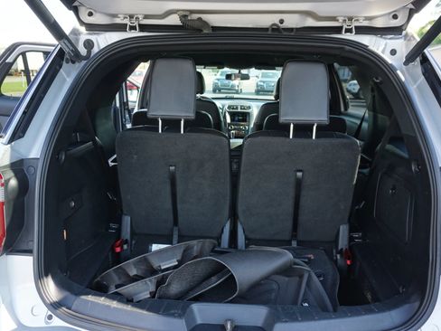Used 2017 Ford Explorer XLT w/ Equipment Group 202A FWD image 14